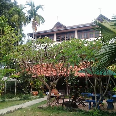 Thakhek Travel Lodge Exteriör bild