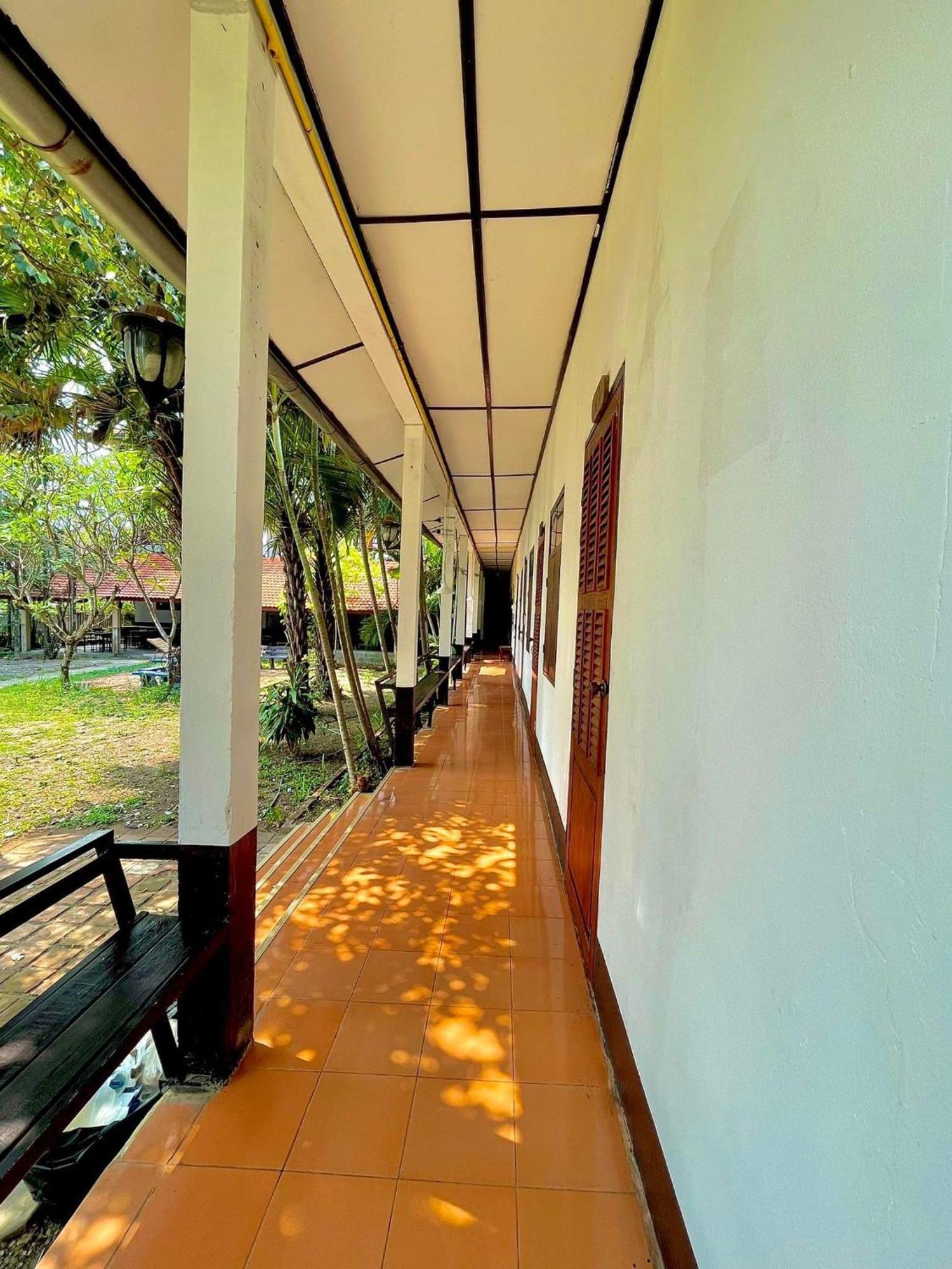 Thakhek Travel Lodge Exteriör bild