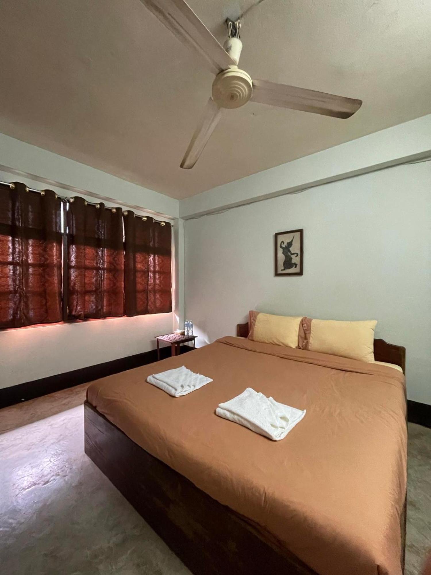 Thakhek Travel Lodge Exteriör bild
