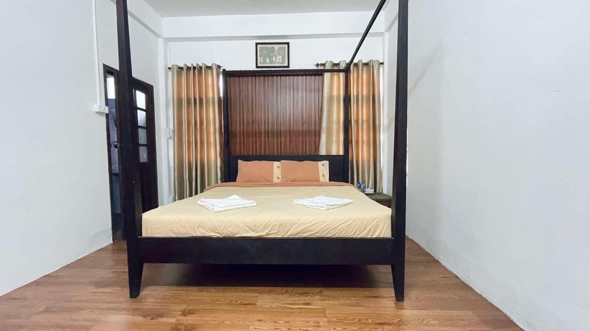 Thakhek Travel Lodge Exteriör bild