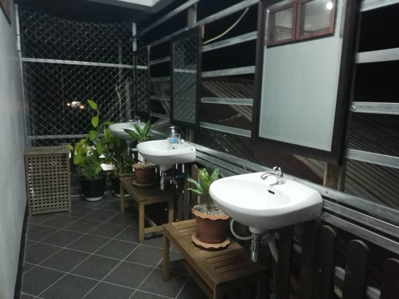 Thakhek Travel Lodge Exteriör bild