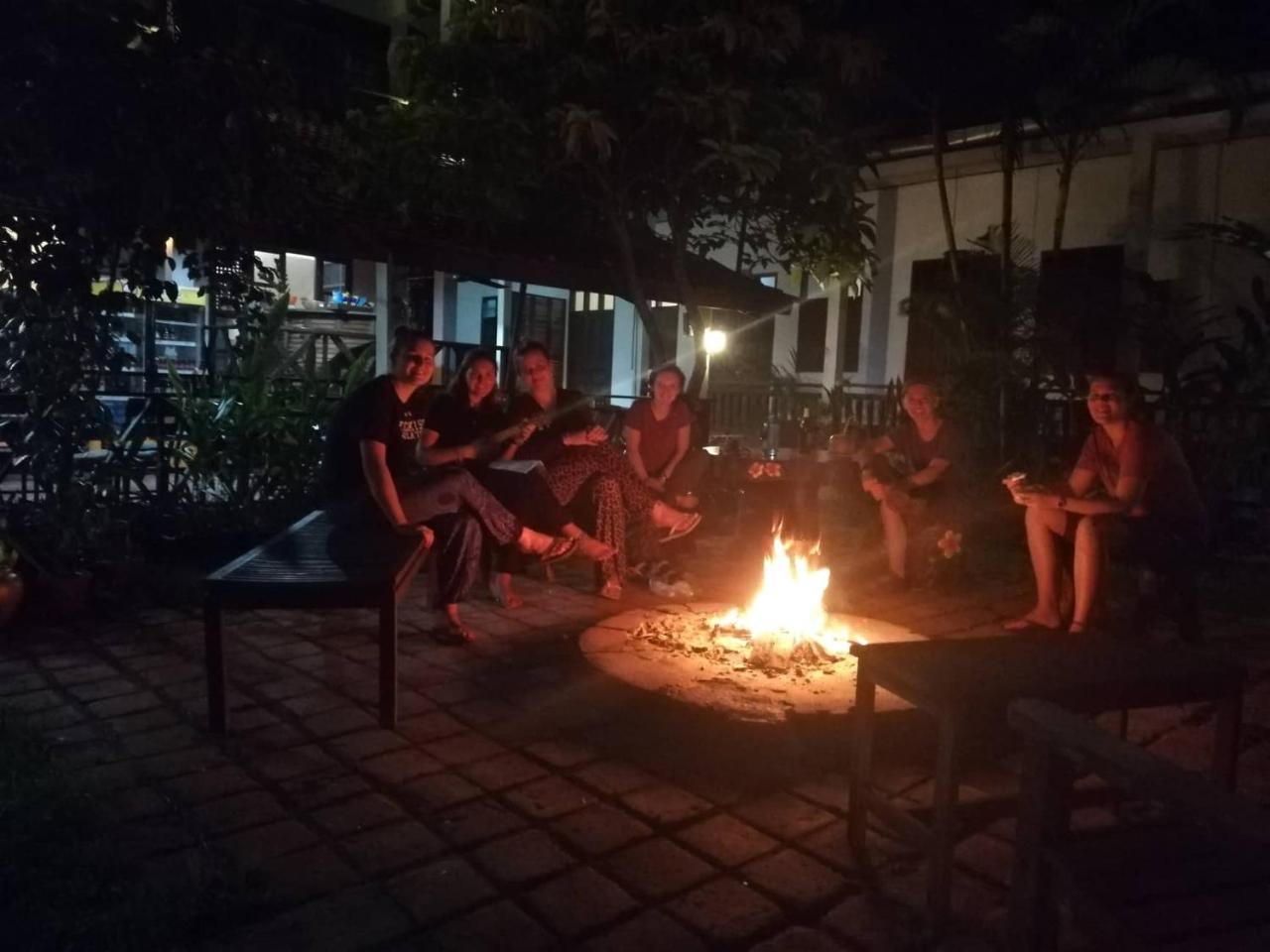 Thakhek Travel Lodge Exteriör bild